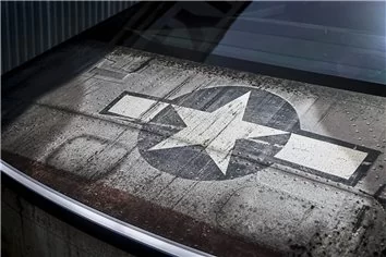 Tesla Cybertruck 2024 P-51 Mustang-inspirierte Designer-Vollfahrzeugfolierung Tesla Cybertruck 2024 P-51 Mustang-inspirierte Designer-Vollfahrzeugfolierung