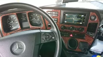 Mercedes Actros Antos 09.2016 Mittelkonsole Armaturendekor Cockpit Dekor 24-Teile
