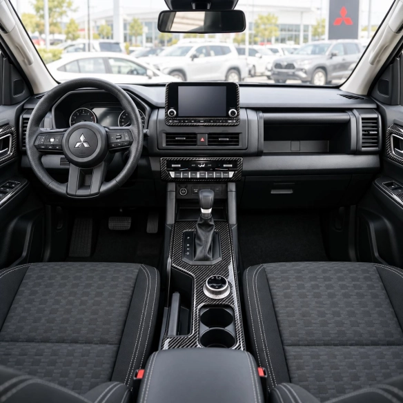 Mitsubishi L200 2025 – Designer Trim – Innenraum-Komplettset