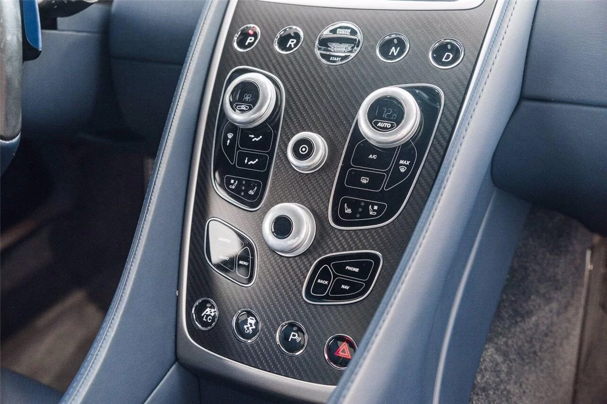 Aston Martin Vanquish 2017 Mittelkonsole Armaturendekor Cockpit Dekor 3-Parts